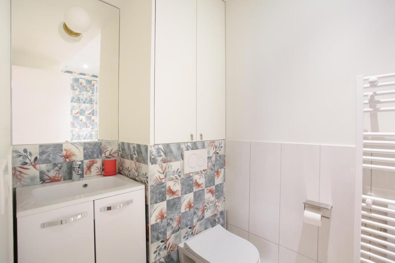 Rent A Room - Aparts Cadet Parigi Esterno foto